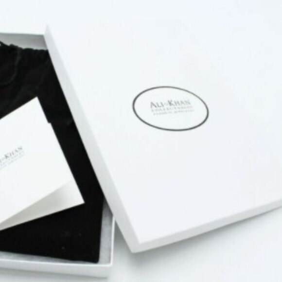 Ali Khan multi row cascade in faceted glass beads with neck/ear set in gift box - Picture 13 of 14